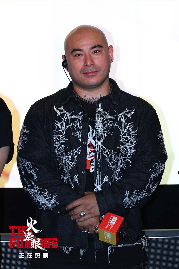 7、电影《火遮眼》上海路演现场图-主演黎唯.jpg